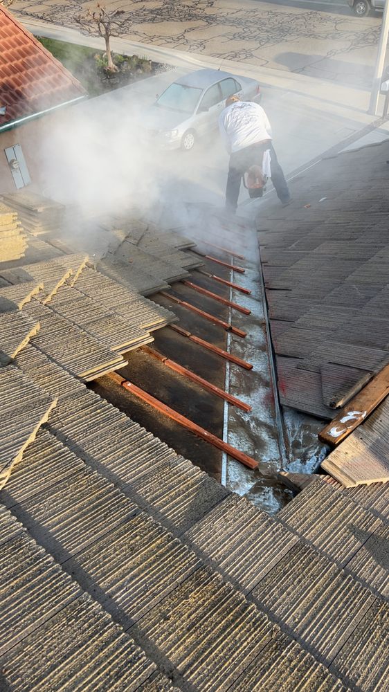 Slide of Jacobo Roofing