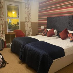Paddy Foley's Bar & Restaurant - Stayed 2 nights in the guesthouse upstairs . Comfy beds but hot water was lacking .
