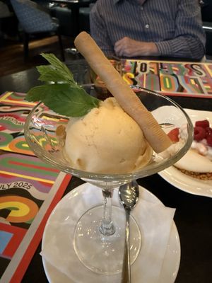 MONTREUX JAZZ CAFE by null