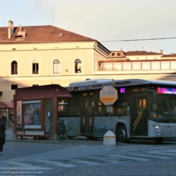 Trasporto Passeggeri Emilia Romagna - Bus veloce da Stazione centrale per Aeroporto linea Aerobus BLQ (biglietto 6 Euro)-Fast shuttle from Train station to Bologna Airport