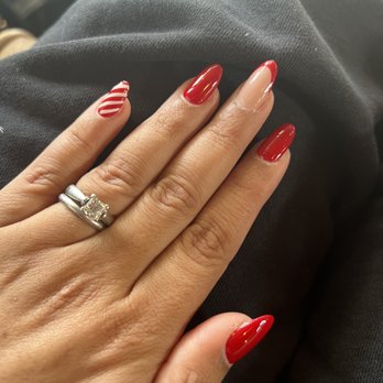 Kitchen Nail Bar - Mountain View - Holiday nails - Nail Salons Near Me - Mountain View, California
