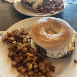 The Public House Ellicotville - Gin Mill Brunch Burger