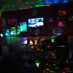 Hideaway - Karaoke dj lights great fun FRI & SAT 8PM