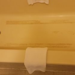 Holiday Inn Express & Suites Grants - Milan - Tub nasty