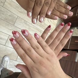 Chrome manicure and manicure with design. New owners are very friendly and attentive. I loved my nails!