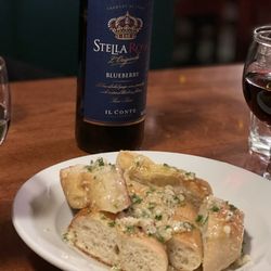 Il Giardino - Garlic House Bread
