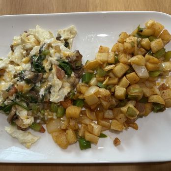 Eskina - Marce's Garden Scramble with only egg whites - Coffee & Tea Near Me - Redwood City, California