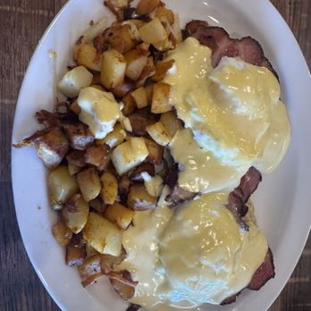 Rooster Run Cafe - Eggs Benedict - Steakhouses Near Me - Hurricane, Utah