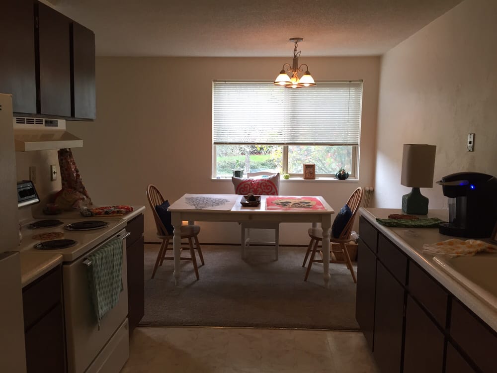 CREST VILLA APARTMENTS Updated May 2024 22 Photos 10 Crest Dr