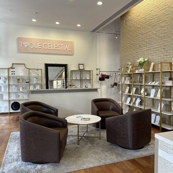 In Style Hair - Seating area - Hair Salons Near Me - Orlando, Florida In Style Hair - Seating area - Hair Salons Near Me - Orlando, Florida
