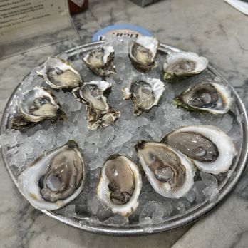 Swan Oyster Depot - Mixed dozen of oysters - Blue Point & Kumamoto - Seafood Near Me - San Francisco, California Swan Oyster Depot - Mixed dozen of oysters - Blue Point & Kumamoto - Seafood Near Me - San Francisco, California