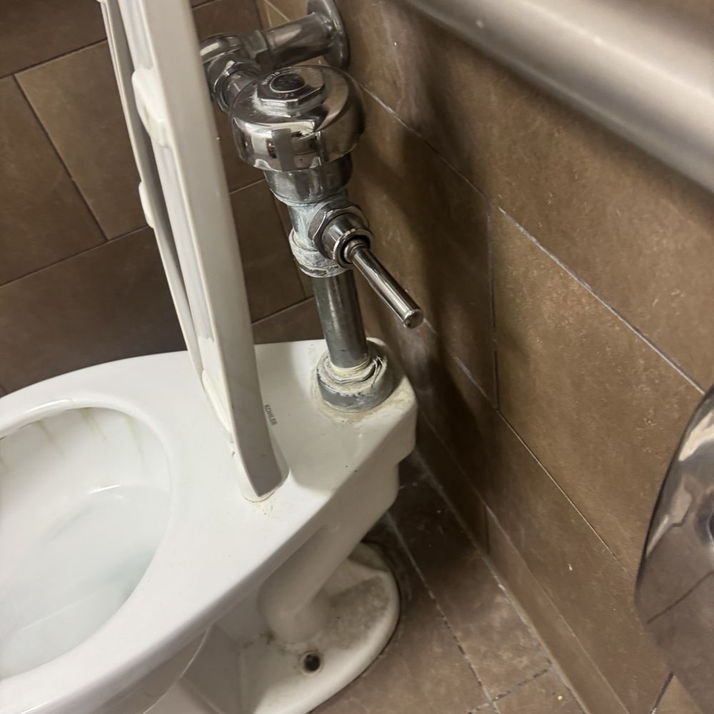 Baja Fresh - This is the side view of the toilet for the customers to use at Baja fresh looks like this has never been cleaned - Mexican Near Me - Los Gatos, California