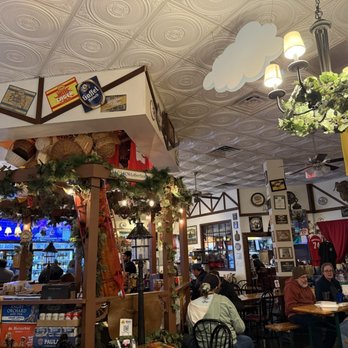 Mr. Dunderbak's - Interior - German Near Me - Tampa, Florida