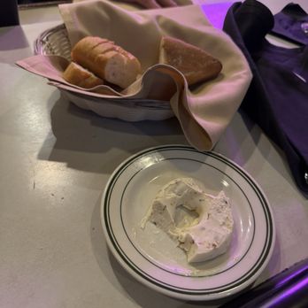 Spain Inn - Bread with Garlic Butter Spread - Seafood Near Me - Piscataway, New Jersey