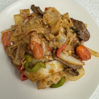 Garden Thai Rialto - Drunken noodles - Thai Near Me - Rialto, California Garden Thai Rialto - Drunken noodles - Thai Near Me - Rialto, California