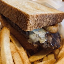 Hawk's Sports Bar & Grill