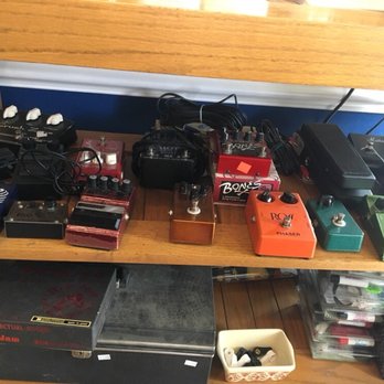 Garrett Park Guitars - Used pedals - Guitar Stores Near Me - Annapolis, Maryland