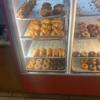 Bosa Donuts - This is one of the most friendly bosa I have been to in Arizona - Bakeries Near Me - Gilbert, Arizona