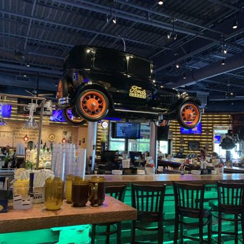 Ford's Garage Wesley Chapel - Burgers Near Me - Lutz, Florida
