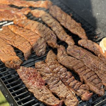 Carniceria Los Compadres - Esta fin de semana fui a comprar tasajo y simplemente quiero dar las gracias por tan buena carne y tienen muy buen servicio al cliente. - Meat Shops Near Me - Downey, California