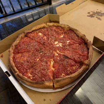 Giovannis Pizzeria Restaurant - Pizza Near Me - Boca Raton, Florida