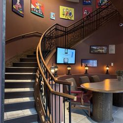 Piropos Restaurant - Stairs up to main dining hall