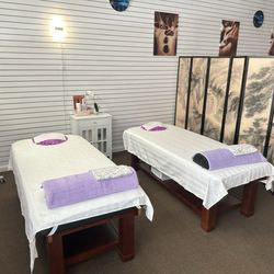 HB Relaxation - Massage shop display