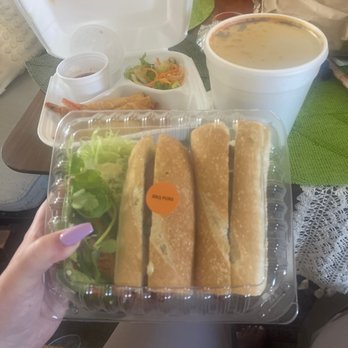 Banh Mi Che Cali - Vietnamese Near Me - Fullerton, California