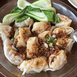 Spicy & Tangy Dumplings (12 Pc) 酸汤水饺（12个）