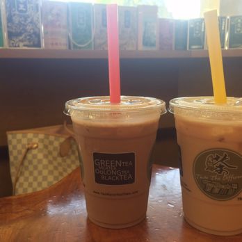 Ten Ren Tea - 03/29/17 chocolate milk tea, chocolate almond milk tea (yellow straw). - Bubble Tea Near Me - Cupertino, California