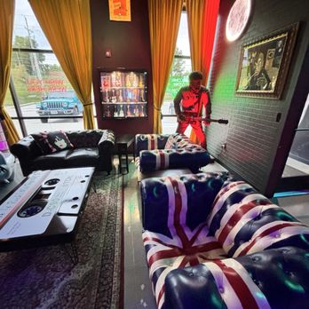 Vive Le Rock - Get comfy - Lounges Near Me - Omaha, Nebraska Vive Le Rock - Get comfy - Lounges Near Me - Omaha, Nebraska