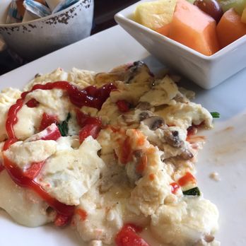 Eddie's Diner - Super Power Scrambler with fruit on the side - Breakfast & Brunch Near Me - Plano, Texas