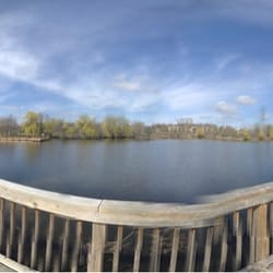 Central Park - Beautiful lake with a dock and "patio". Utterly serene and lovely. I'm delighted with this discovery.