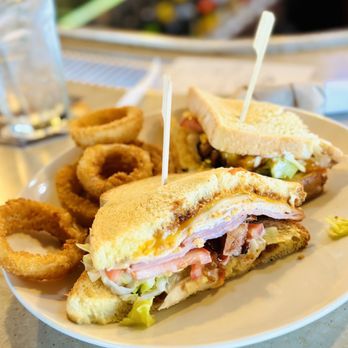 Applebee's Grill + Bar - Clubhouse Grille - American Near Me - Vallejo, California Applebee's Grill + Bar - Clubhouse Grille - American Near Me - Vallejo, California