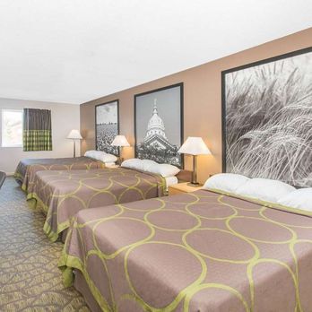 Super 8 by Wyndham Belleville - Guest room - Hotels Near Me - Belleville, Kansas Super 8 by Wyndham Belleville - Guest room - Hotels Near Me - Belleville, Kansas