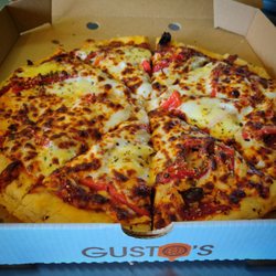 Gusto's Pizza - Large meatlover