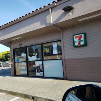 7-Eleven - the outside of a restaurant - Gas Stations Near Me - Hayward, California