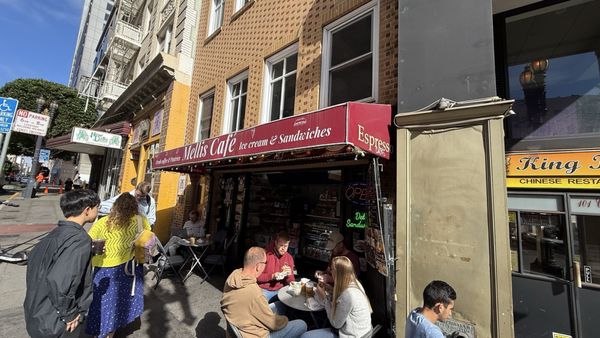 Mellis Cafe by null