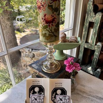 Moon Alley Fine Candles - Candle Stores Near Me - Murphys, California Moon Alley Fine Candles - Candle Stores Near Me - Murphys, California