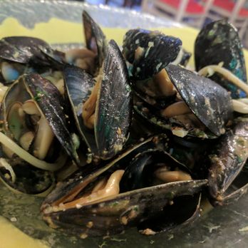 Pae Veciu - Lemon scented spaghetti with mussels - Cocktail Bars Near Me - Monterosso Al Mare, SP Pae Veciu - Lemon scented spaghetti with mussels - Cocktail Bars Near Me - Monterosso Al Mare, SP