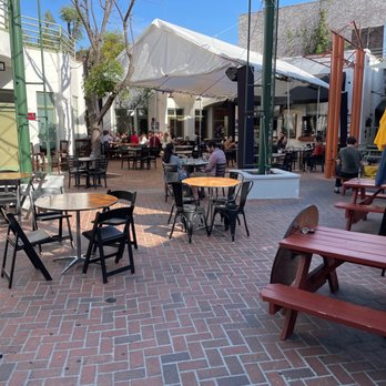 Der Wolf - Beer Bar Near Me - Pasadena, California Der Wolf - Beer Bar Near Me - Pasadena, California