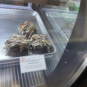 Gourmet Goodies Bake Shop - Bakeries Near Me - Winter Haven, Florida