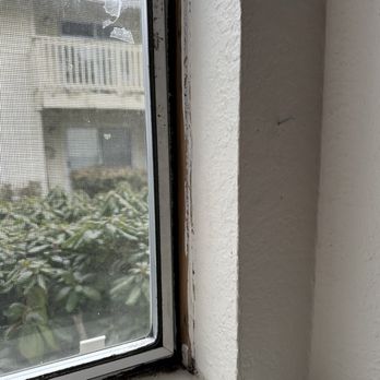 Sunpointe Apartments - i wish i had more photos but there's mold everywhere i highly recommend NOT living here - Apartments Near Me - Gresham, Oregon