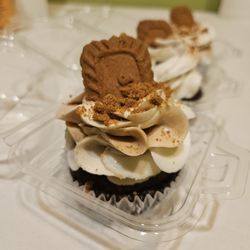 Keautious Bakin & Kakin - Chocolate biscoff cookie cupcake!