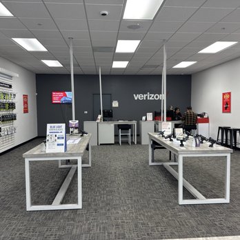 Verizon - Inside Store - Mobile Phones Near Me - Salinas, California Verizon - Inside Store - Mobile Phones Near Me - Salinas, California
