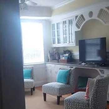 Mackey’s Ferry Inn - The sitting room to the left of the front door. - Vacation Rentals Near Me - Roper, North Carolina