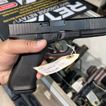 Sentry Firearms - GLOCK17 Gen5 9MM - Guns & Ammo Near Me - Jacksonville, Florida Sentry Firearms - GLOCK17 Gen5 9MM - Guns & Ammo Near Me - Jacksonville, Florida