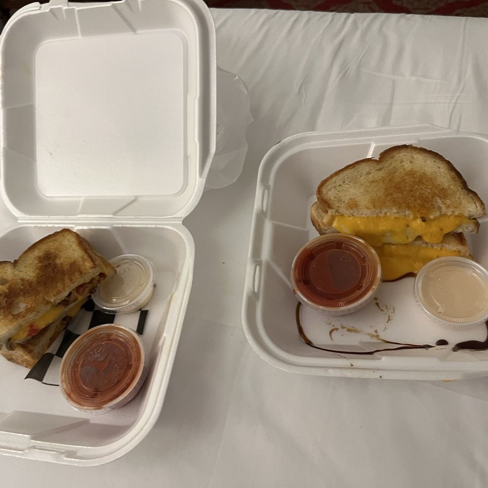 Grilled Cheese Gallery - The GCG Sandwich A Night in Amsterdam Sandwich - Ice Cream & Frozen Yogurt Near Me - St. Augustine, Florida