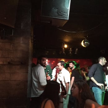Sala Zeta - Ambiente un sábado 15 de agosto - Music Venues Near Me - Zaragoza, Z Sala Zeta - Ambiente un sábado 15 de agosto - Music Venues Near Me - Zaragoza, Z