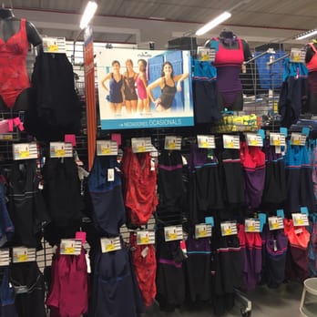 Decathlon - Secció natació dona - Sporting Goods Near Me - Mollet del Vallès, B